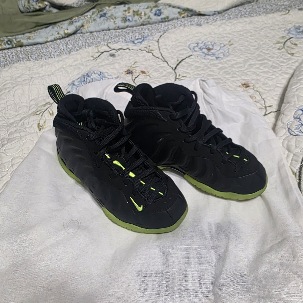Kids NIKE foamsite Black And Green